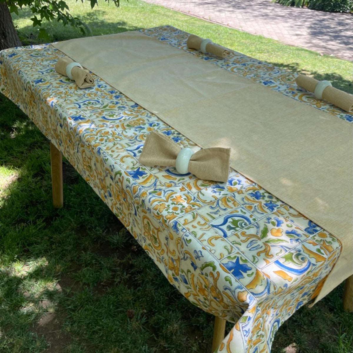 Set de Textil y Argollas Tiles - (Mantel, Caminito, Servilletas y Argollas)