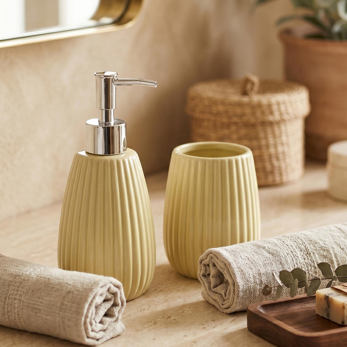 Set 2 accesorios de baño Dispensador de jabón y Vaso Cerámica Acanalada Amarillo