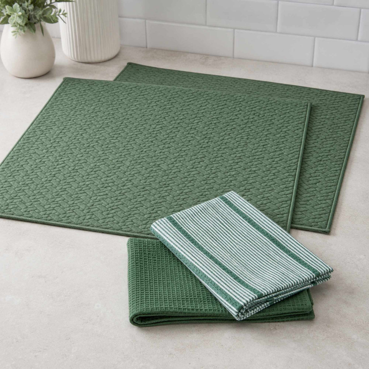 Kit Cocina Absorbente 4 Piezas: 2 Tapete Secaplatos + 2 Paños Algodón — Verde Olivo / Verde