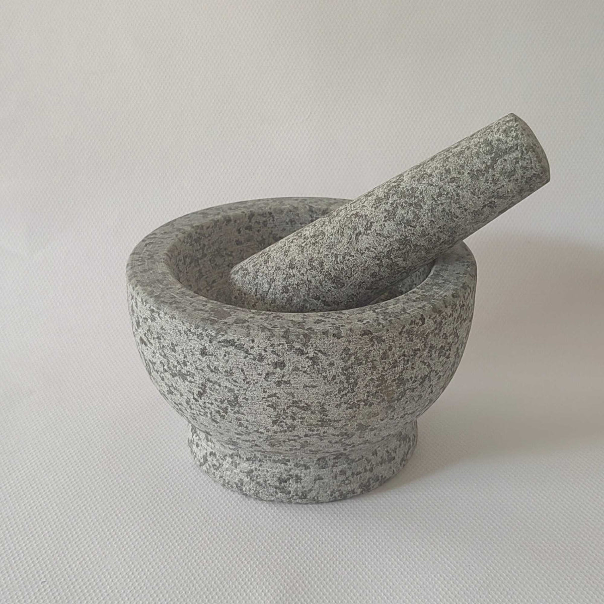 Mortero y Pistilo Granito 300 ml - 13x8 cm