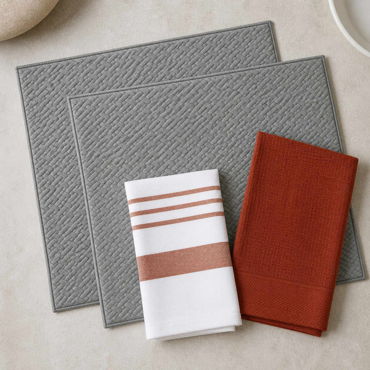Kit Cocina Absorbente 4 Piezas: 2 Mat Secaplatos + 2 Paños Algodón — Gris / Líneas Terracota
