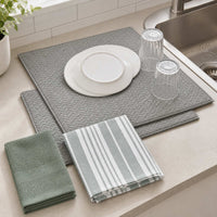 Kit Cocina Absorbente 4 Piezas: 2 Mat Secaplatos + 2 Paños Algodón — Gris / Líneas Verde Olivo