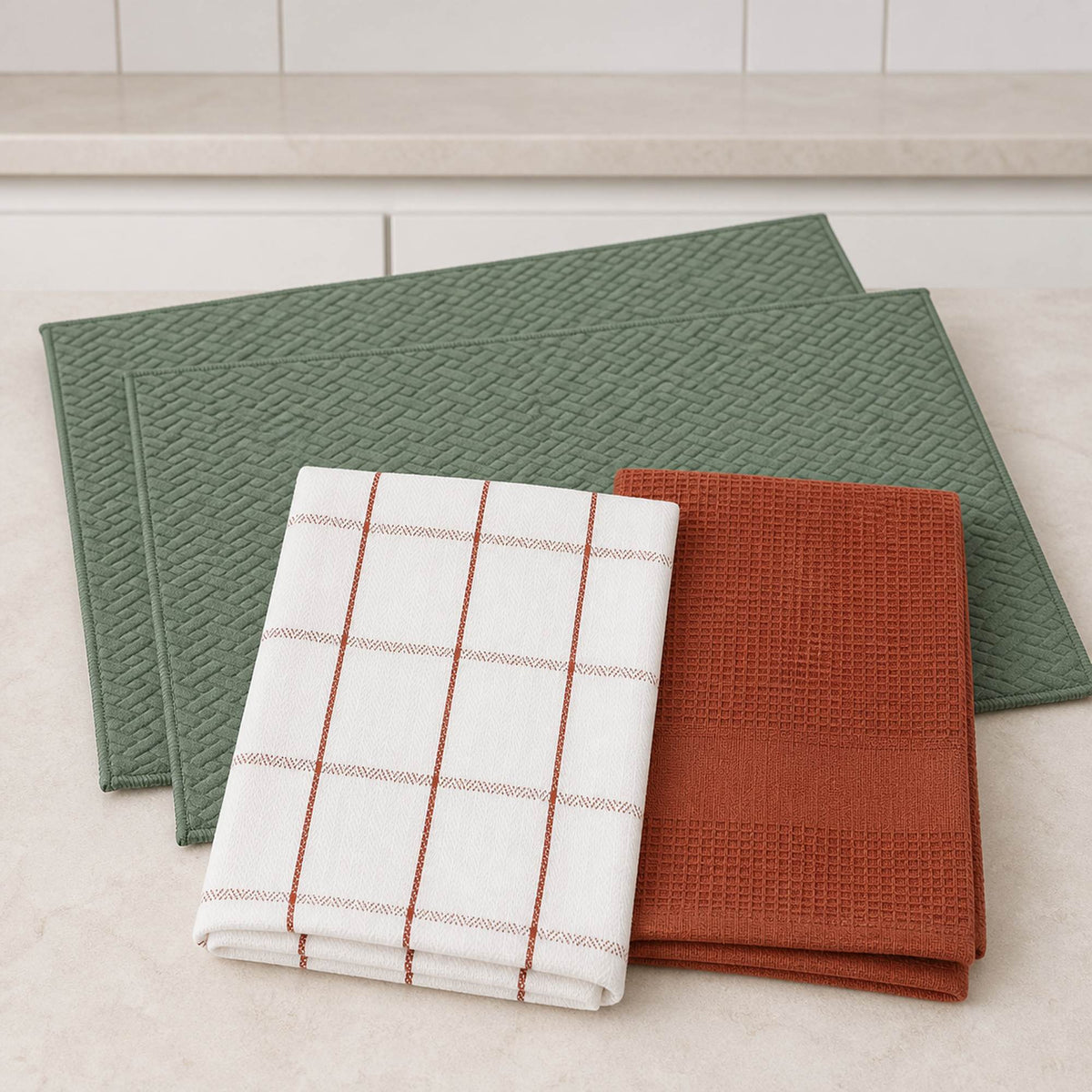 Kit Cocina Absorbente 4 Piezas: 2 Mat Secaplatos + 2 Paños Algodón — Verde Olivo / Cuadros Terracota
