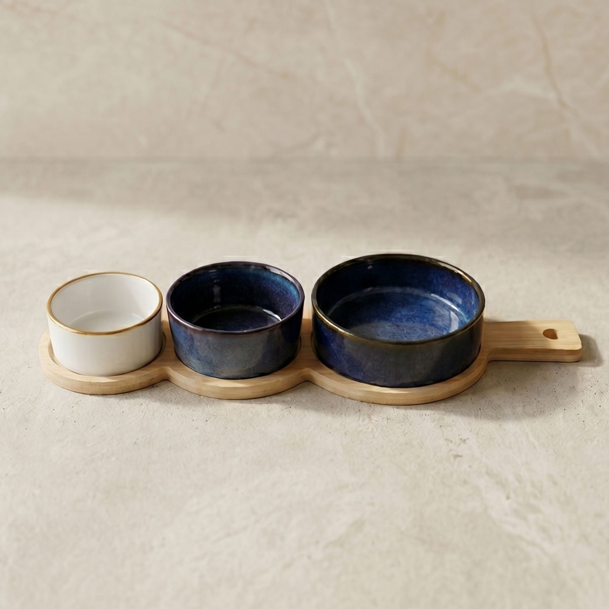 Set 3 Bowls Cerámica en 3 Tamaños con Bandeja Bamboo con Asa 35 cm