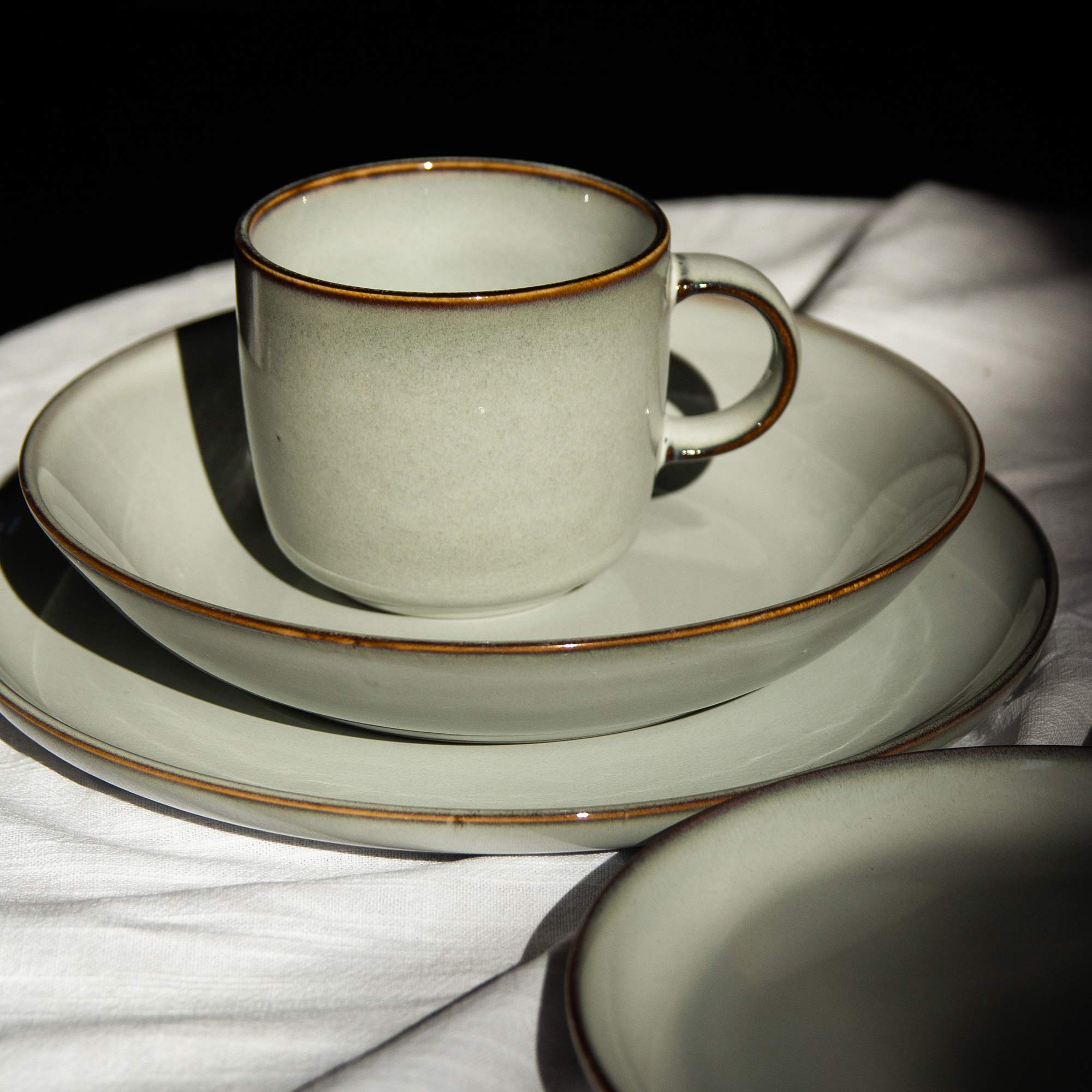 Set Vajilla Ceramica Blanca B. Beige 16 Pzs Decoexpress