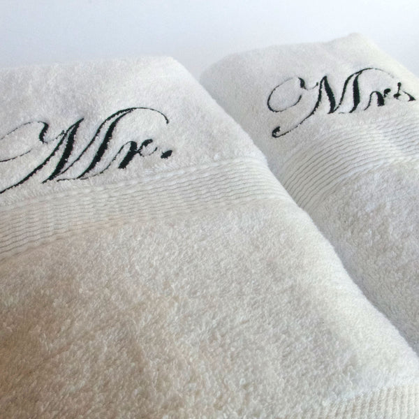Set 2 Toallas de Baño Bordado Mr y Mrs 100% Algodón - Decoexpress
